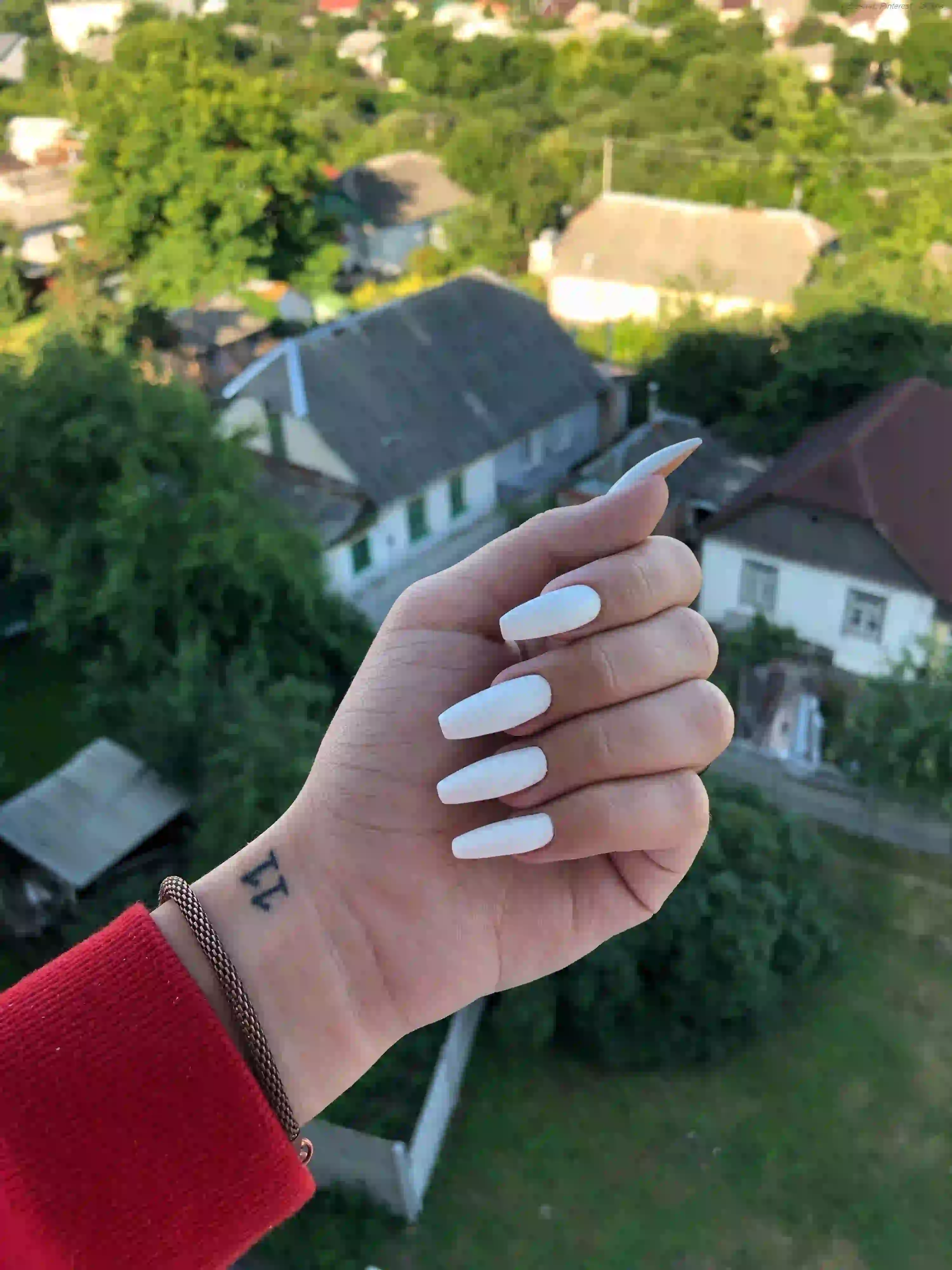 Белые ногти